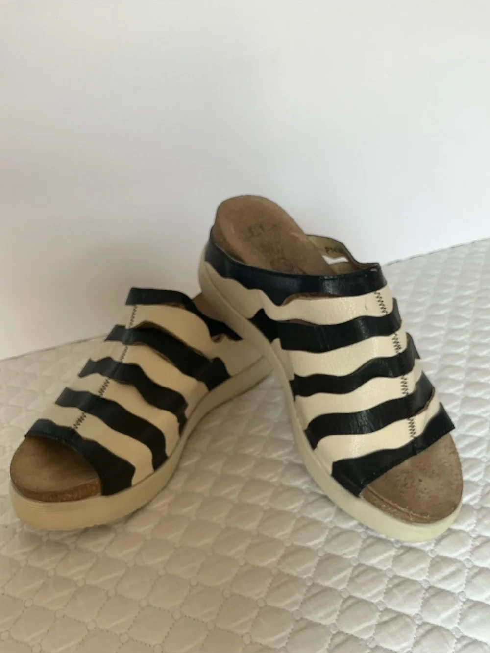 Fly London Wynt Zebra Stripe Leather Low Wedge Slide Sandals 39 (8-8,5 US)